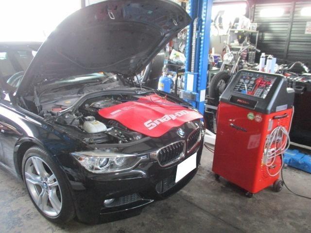 H26年式　BMW　320D　F30　エンジンオイル交換　バッテリー交換　SNAP-ON エアコンサービスステーション施工　三条市