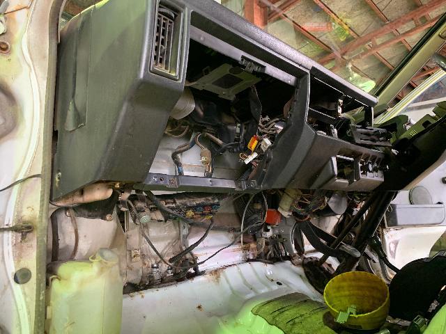 ライトエーストラック　エアコン効かない　ヒーター効かない　水漏れ　ヒーターコア　平成7年　五泉市