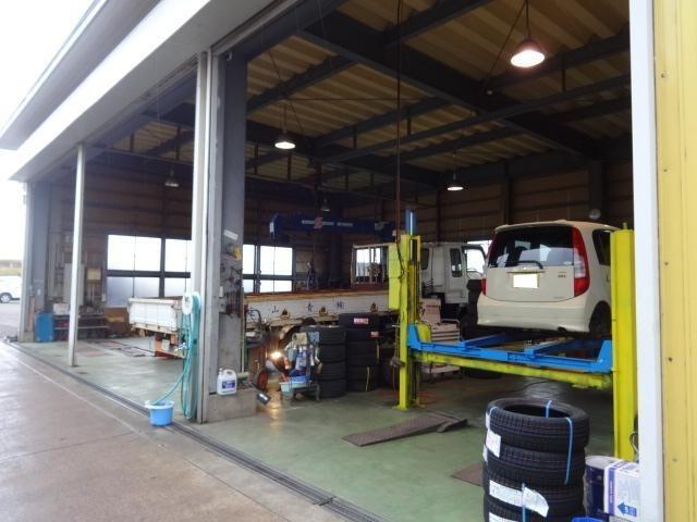 トヨタ　ハリアー　フロント事故大破　事故修理キズ・へこみ直し　上越市板金塗装