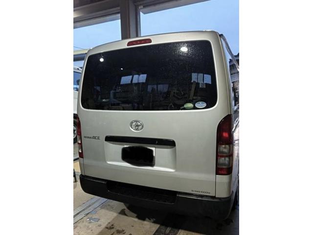 トヨタ　レジアスエースバンGDH206V　トランク交換　キズ・へこみ直し　上越市　