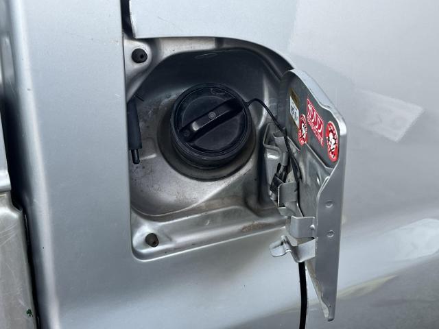 トヨタ　タウンエーストラック　板金・外装補修　中古品同色ドア　運転席ドア交換　キーシリンダ交換　給油蓋の微調整　