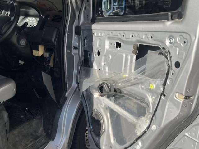 トヨタ　タウンエーストラック　板金・外装補修　中古品同色ドア　運転席ドア交換　キーシリンダ交換　給油蓋の微調整　