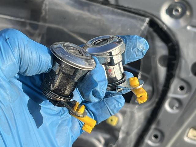 トヨタ　タウンエーストラック　板金・外装補修　中古品同色ドア　運転席ドア交換　キーシリンダ交換　給油蓋の微調整　