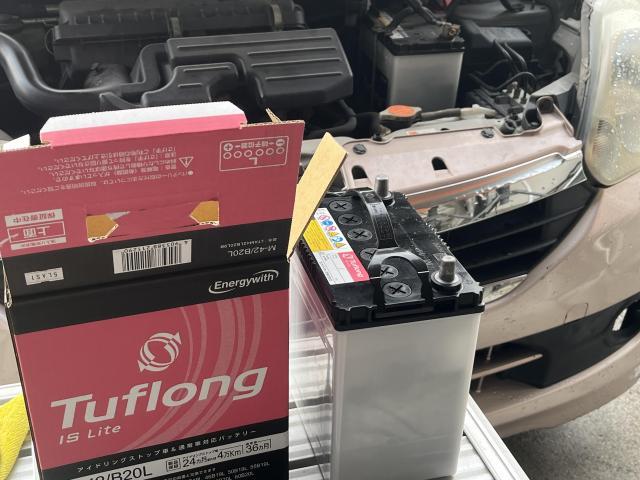ダイハツ　ミライース　ライト・ウィンカー類交換　バッテリー持ち込み交換　M42　アイドリングストップ専用バッテリー　