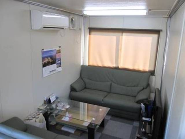 明るい店内です。