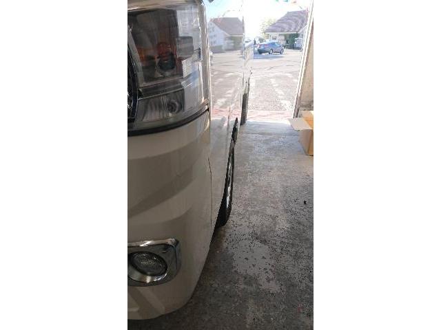 トヨタ 30年式ハイゼット トラックエクストラ
左フロントドア鈑金塗装 