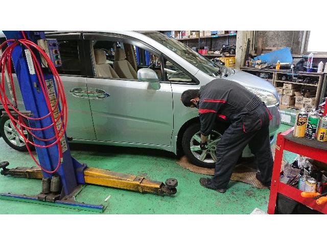 ステップワゴンの車検
徳島県徳島市川内町でのタイヤ交換・鈑金塗装・車検・整備の事ならシンユウ徳島本店へお問い合わせ下さい！
