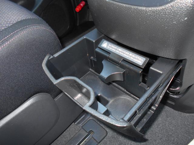 NISSAN　セレナ　内装クリーニング作業
徳島県徳島市川内町でのタイヤ交換・鈑金塗装・車検・整備の事ならシンユウ徳島本店へお問い合わせ下さい！
