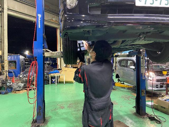 ヴォクシーの車検！
徳島県徳島市川内町でのタイヤ交換、板金塗装、車検、整備の事ならシンユウ徳島本店へお問い合わせ下さい！