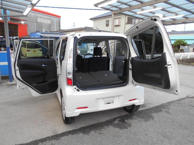 SUBARU　ステラ　内装クリーニング作業
徳島県徳島市川内町でのタイヤ交換・鈑金塗装・車検・整備の事ならシンユウ徳島本店へお問い合わせ下さい！
