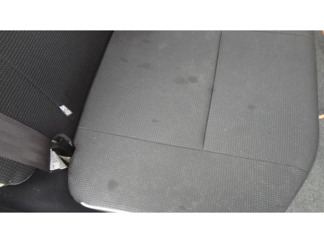 DAIHATSU　ムーヴコンテ　内装クリーニング作業
徳島県徳島市川内町でのタイヤ交換・鈑金塗装・車検・整備の事ならシンユウ徳島本店へお問い合わせ下さい！
