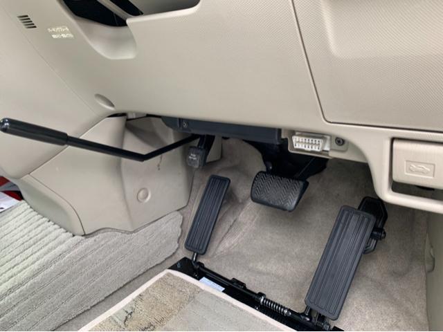 アクセルペダルを左脚で踏めるようにしました。【徳島県 徳島市 川内町でのタイヤ交換・車検・整備のことなら シンユウ 徳島本店 へお問い合わせください！！】