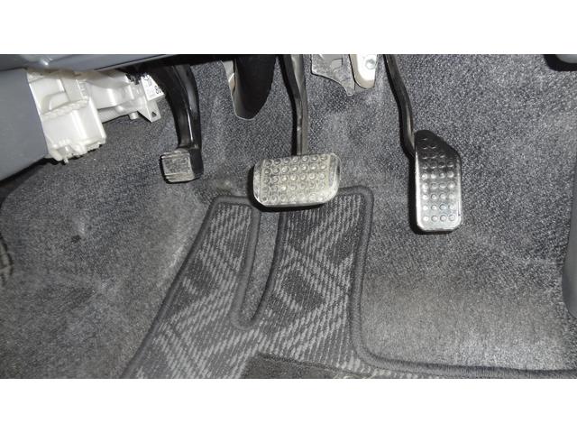 DAIHATSUタント 内装クリーニング作業