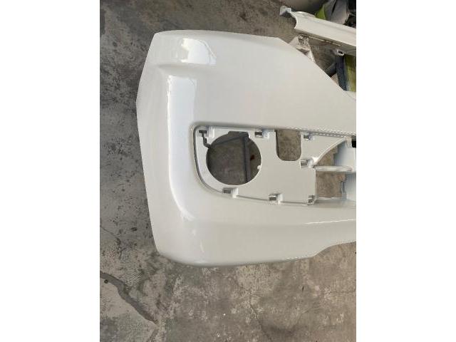 ダイハツ　ミライース　25年式　フロントバンパー塗装
