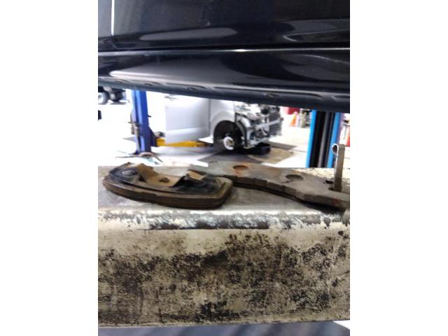 ダイハツ　ミライース　フロントブレーキパッド　交換