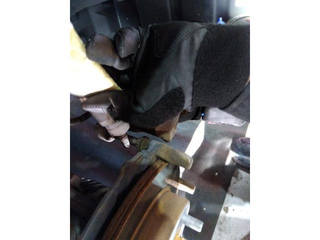 ダイハツ　ミライース　フロントブレーキパッド　交換