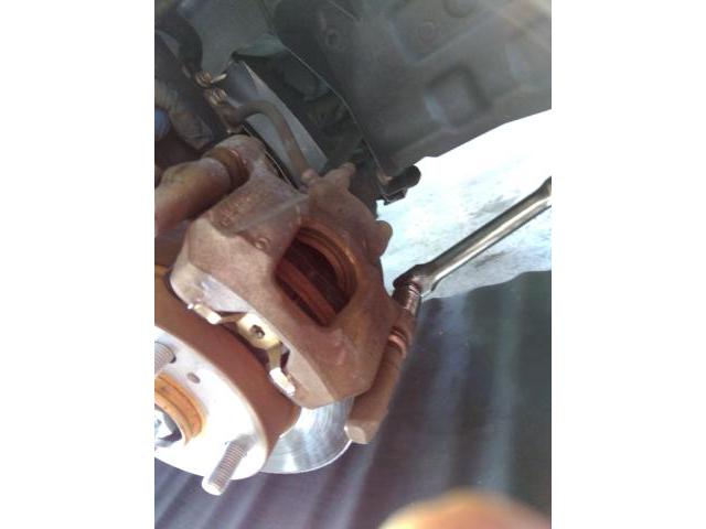 ダイハツ　ミライース　フロントブレーキパッド　交換