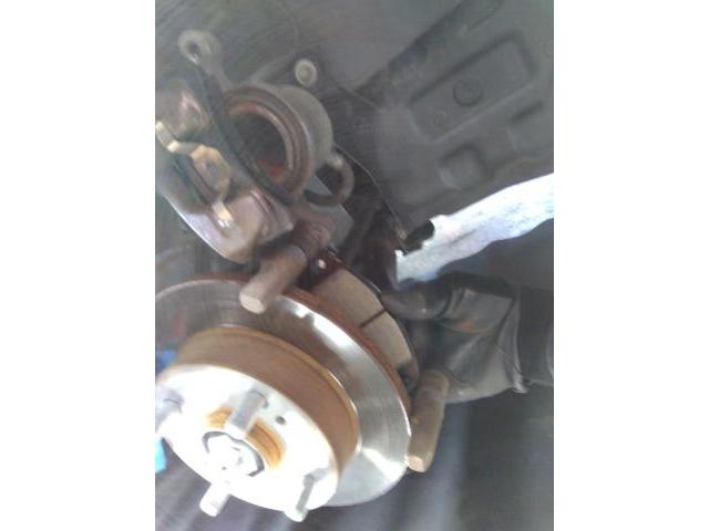 ダイハツ　ミライース　フロントブレーキパッド　交換