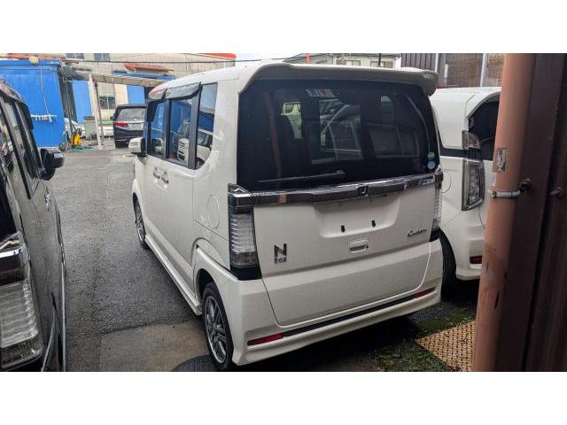 ホンダ　Ｎ－ＢＯＸカスタム　内装クリーニング作業