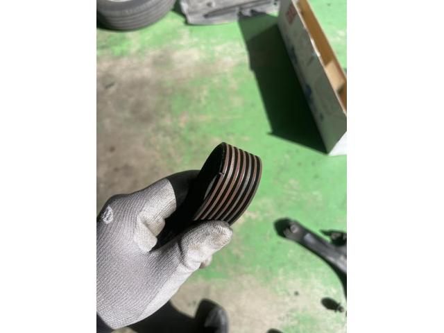 日産　セレナ　ドライブシャフトＡＳＳＹ　ストラット　ロアアーム　ファンベルト交換