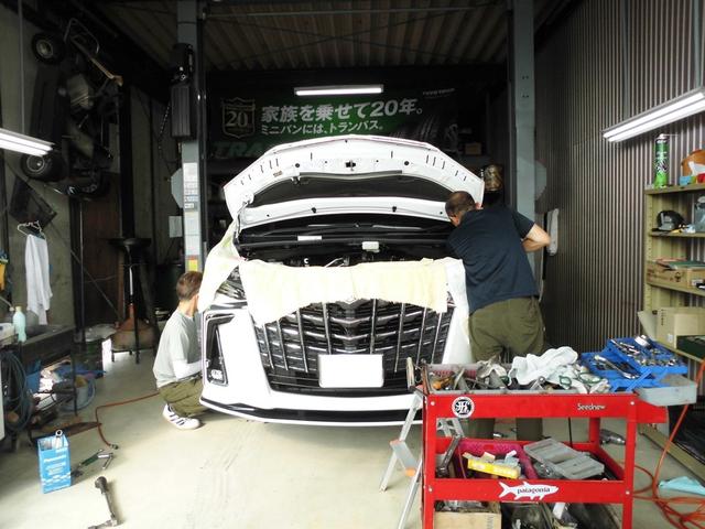 トヨタ　アルファード　車高調　取付【愛媛県　新居浜市でタイヤ交換・パーツ取付・車検・整備と言えば㈱フィートへお任せください！！！】　