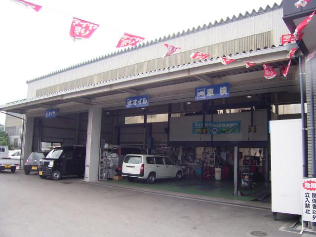 専門の熟練したスタッフが、徹底してあなたのお車をチェック！！カーライフを全力でサポートいたします