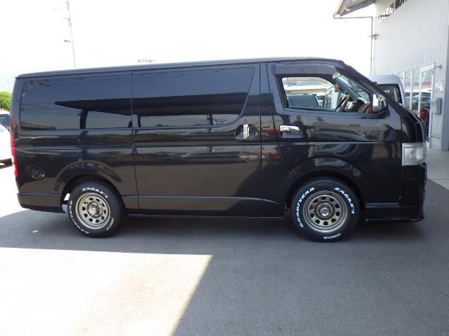 トヨタ TRH200V ハイエース 持ち込み 16インチ タイヤ交換 作業 トヨタ TRH200V ハイエース 持ち込み 16インチ タイヤ交換 作業