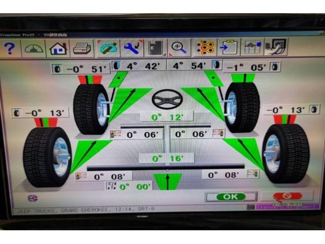 クライスラージープ SRT8 グランドチェロキー アライメント 四輪アライメント 3Dアライメント 調整 計測 測定 香川県観音寺市 香川県アライメント 香川県四輪アライメント 香川県3Dアライメント ジープ チェロキー 作業