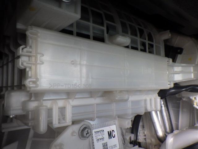 トヨタ ZWR80G エスクァイア 持ち込み エアコンフィルター交換 香川県 観音寺市 作業 サムライモータース ZWR80 80エスクァイア 持ち込みエアコンフィルター交換