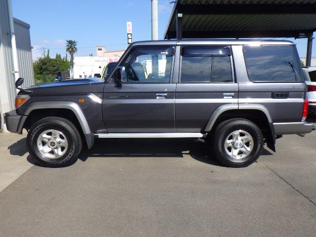 トヨタ GRJ76 ランドクルーザー７０ 持ち込み 16インチ タイヤ交換 香川県 観音寺市 サムライモータース 作業 70ランクル ランクル70 ダンロップ 265/70R16 持ち込みタイヤ交換