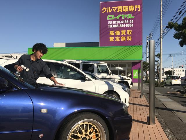 スタッフ紹介2