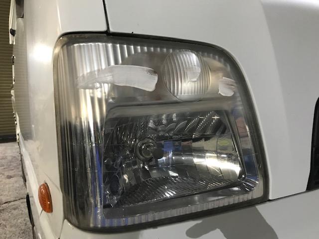 高知市　サンバー　トラック　車検整備　ヘッドライト磨き