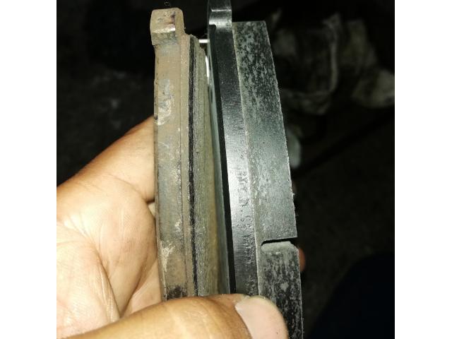 日産　アトラス　SR4F23　ブレーキ　ガーガー音　ゴーゴー音　異音　パッド　ローター　キャリパー　ピストン　愛媛　松山　松末　桑原　畑寺　束本　東野　樽味　福音寺　久米