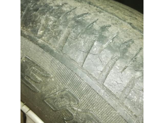 フォード　エスケープ　タイヤ　4本　215/70R16　　トーヨー　プロクセス　持込　交換　愛媛　松山　松末　桑原　畑寺　束本　東野　樽味　福音寺　久米　