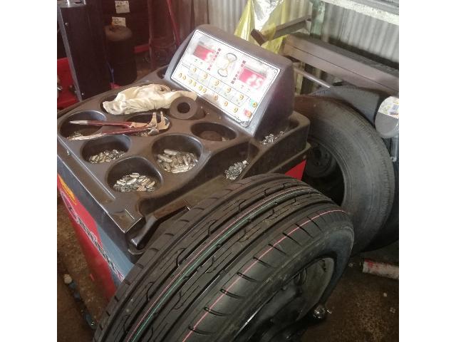 ホンダ　フィットハイブリッド　GP5　タイヤ　持込　交換　3本　愛媛　松山　松末　桑原　畑寺　束本　東野　樽味　福音寺　久米