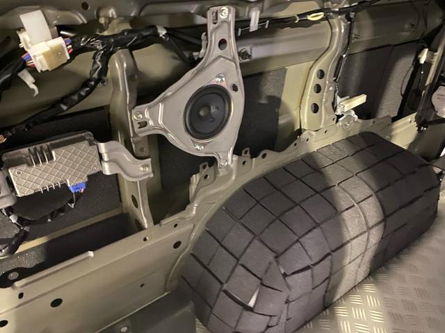 トヨタ　ハイエース　カスタム　続き！！【香川県　高松市で持込でのタイヤ交換・パーツ取付　国産車・輸入車のカスタムは　Ｓｌｅｅｅｐｅｒ　スリーパー　へお問合わせ下さい！！】