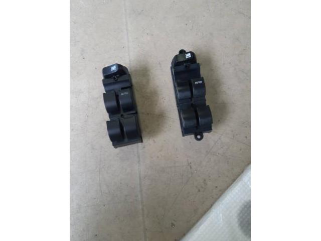 スズキ　ＭＲワゴン　パワーウィンドウスイッチ交換　愛媛　松山　伊予　松前　砥部　北条　西条　新居浜　大洲　車検　整備　修理　板金　パーツ持込OK