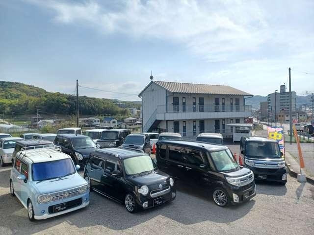 ★オートブライト展示場★国道１１号線沿い徳島文理大学の向かいにあります！カスタムを得意としています！