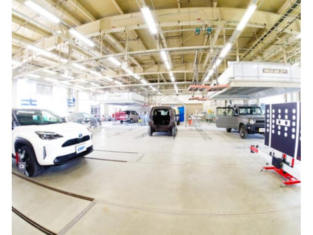 「最新かつ高い品質の修理工場」として国際的な第三者認証機関が提供するＴＵＶ認証を取得しています