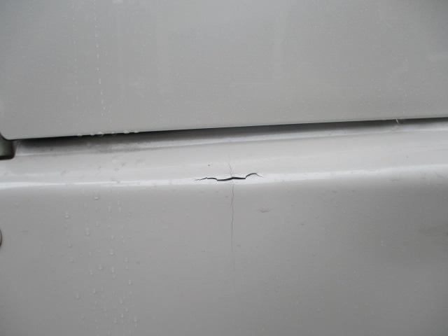 トヨタ　ハイエースバン　リヤバンパー　バックドア　キズ・へこみ直し　塗装　