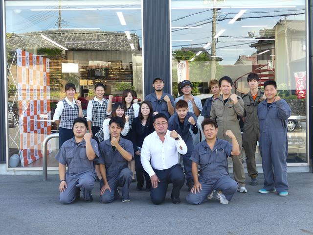 スタッフ全員でお客様のカーライフをサポートします!