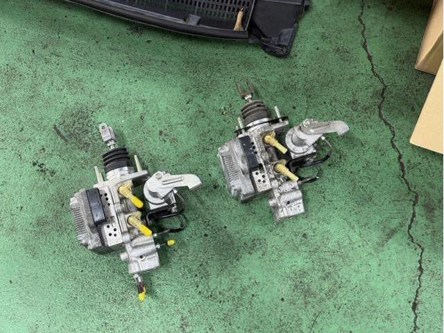 トヨタ【プリウスα】　ブレーキ修理