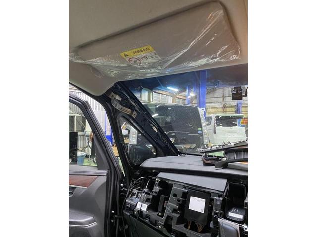 三菱　デリカＤ：５　天吊り作業