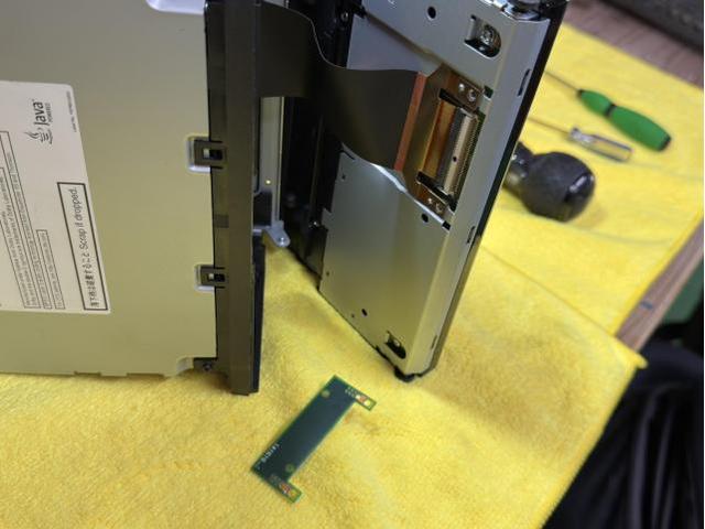 日産　エクストレイル　カーナビ　タッチパネル交換