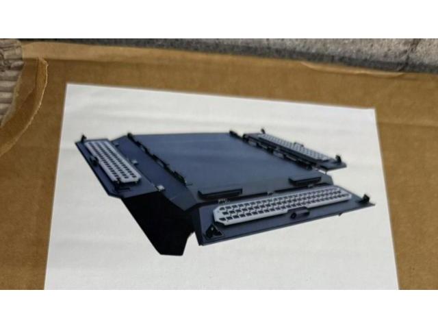 トヨタ　ハイラックスサーフピックアップ
キャノピー取付