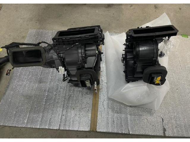 フィアット　５００　
エバポレーター交換