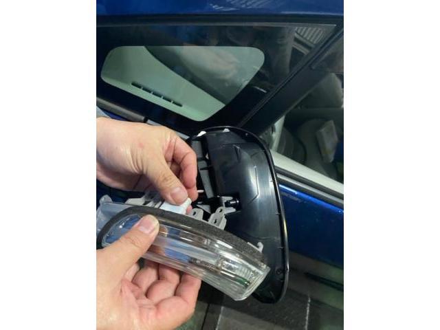 トヨタ　プリウス
サイドミラーカバー交換
サイドミラーターンレンズ交換