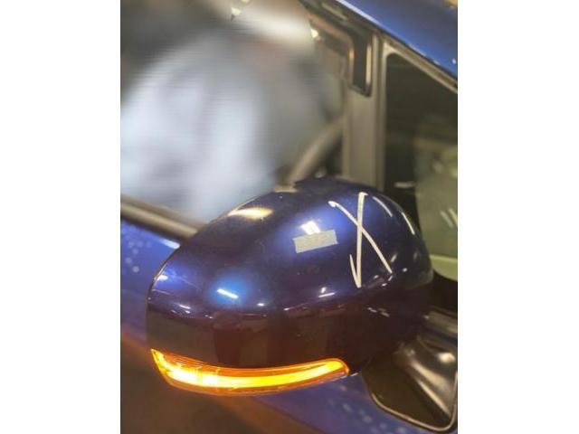 トヨタ　プリウス
サイドミラーカバー交換
サイドミラーターンレンズ交換