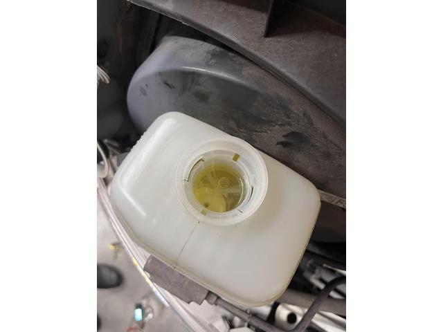 車検整備 ブレーキオイル交換 フレックスハイエースベース大阪 堺市 美原区 大阪市 松原市 和泉市 東大阪市 箕面市 ハイエースバン