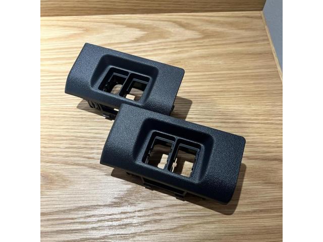 純正の灰皿って使ってます？ハイエースバン ハイエースワゴン フレックスハイエースベース大阪 堺市 美原区 大阪市 松原市 和泉市 東大阪